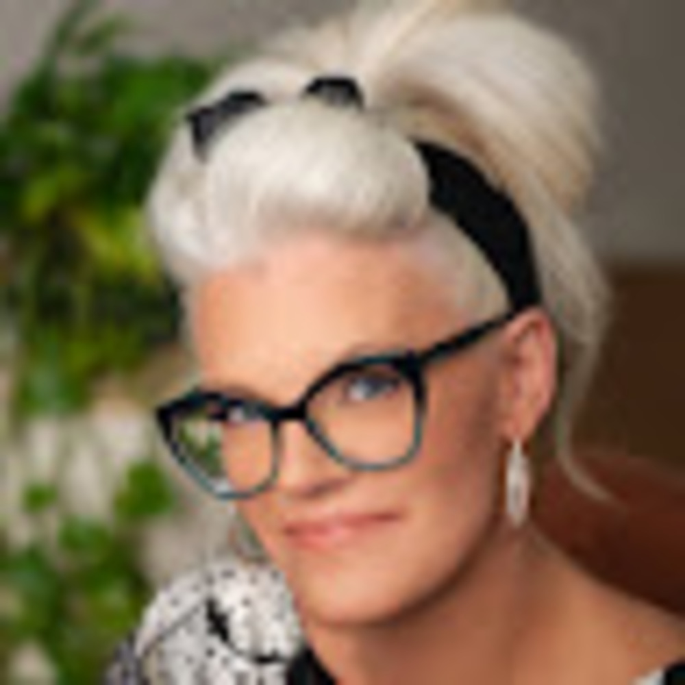 Meet your Posher, Alexandra